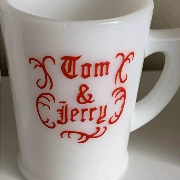4 McKee Tom and Jerry White Milk Glass Christmas Holiday Coffee Cup Mug Vintage - Picture 3 of 8